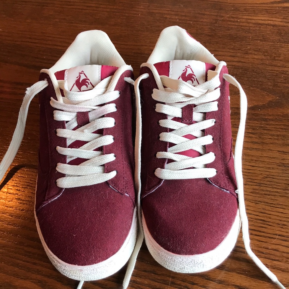 - Le Coq Sportif European burgundy faux suede running shoe unisex eu 39 EUC
